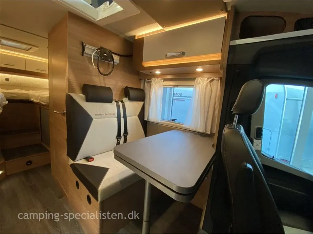 Billede 11 - 2026 - Weinsberg Pepper Edition MEG 640 Mercedes   Weinsberg CaraCompact 640 MEG Edition Pepper MB 2026 - Kan snart ses nu hos Camping-Specialisten.dk
