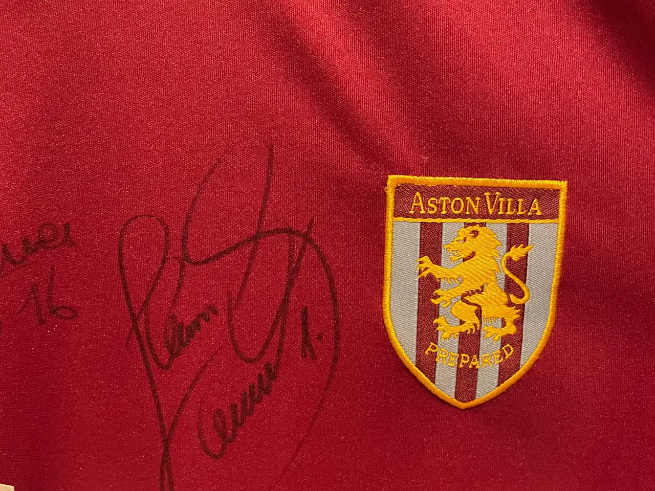 Billede 1 - Aston villa trøje med autografer fra 2005-06 fåetT