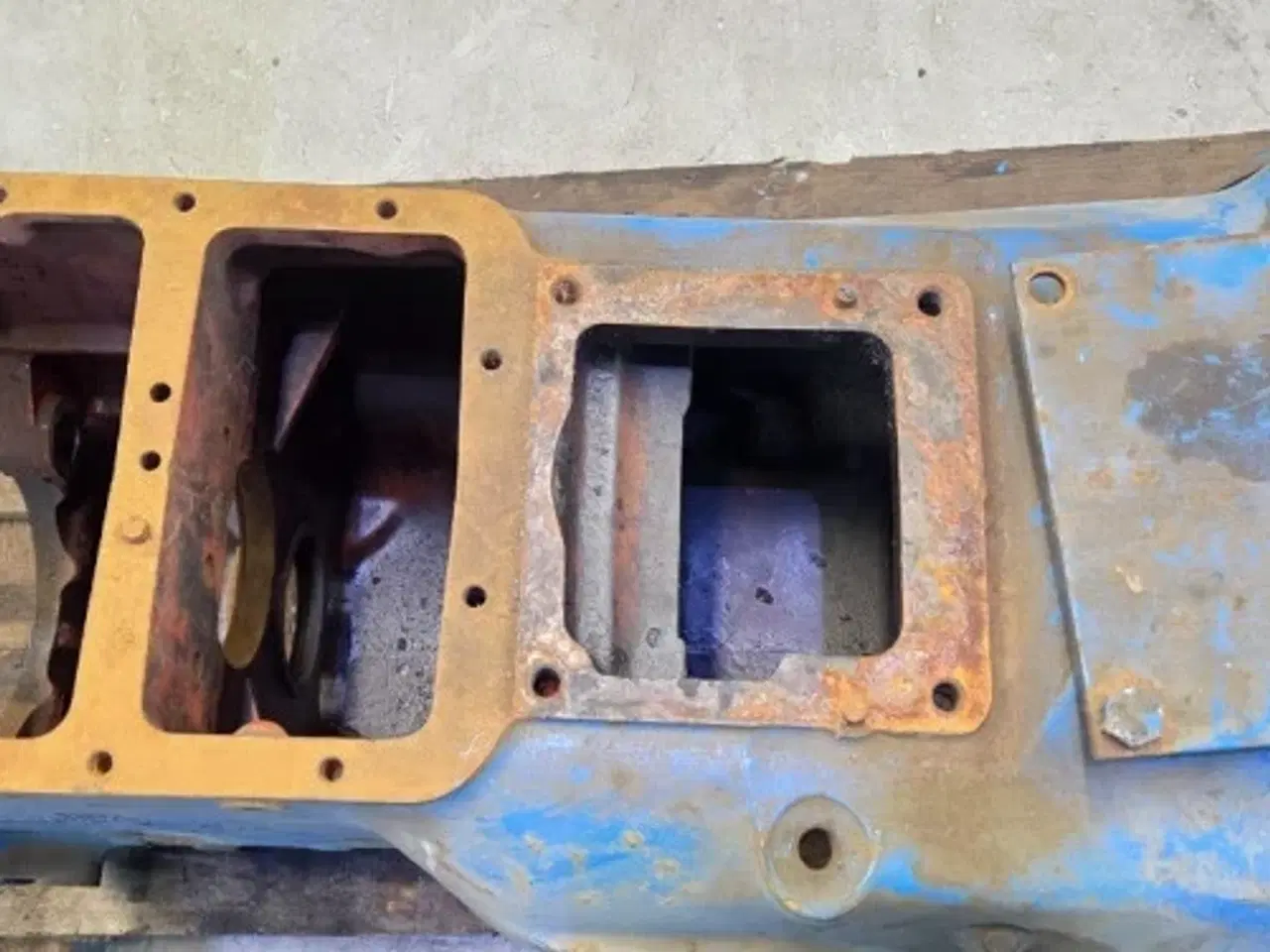 Billede 3 - Ford 8210 Gearkasse Hus E2NN7006EA