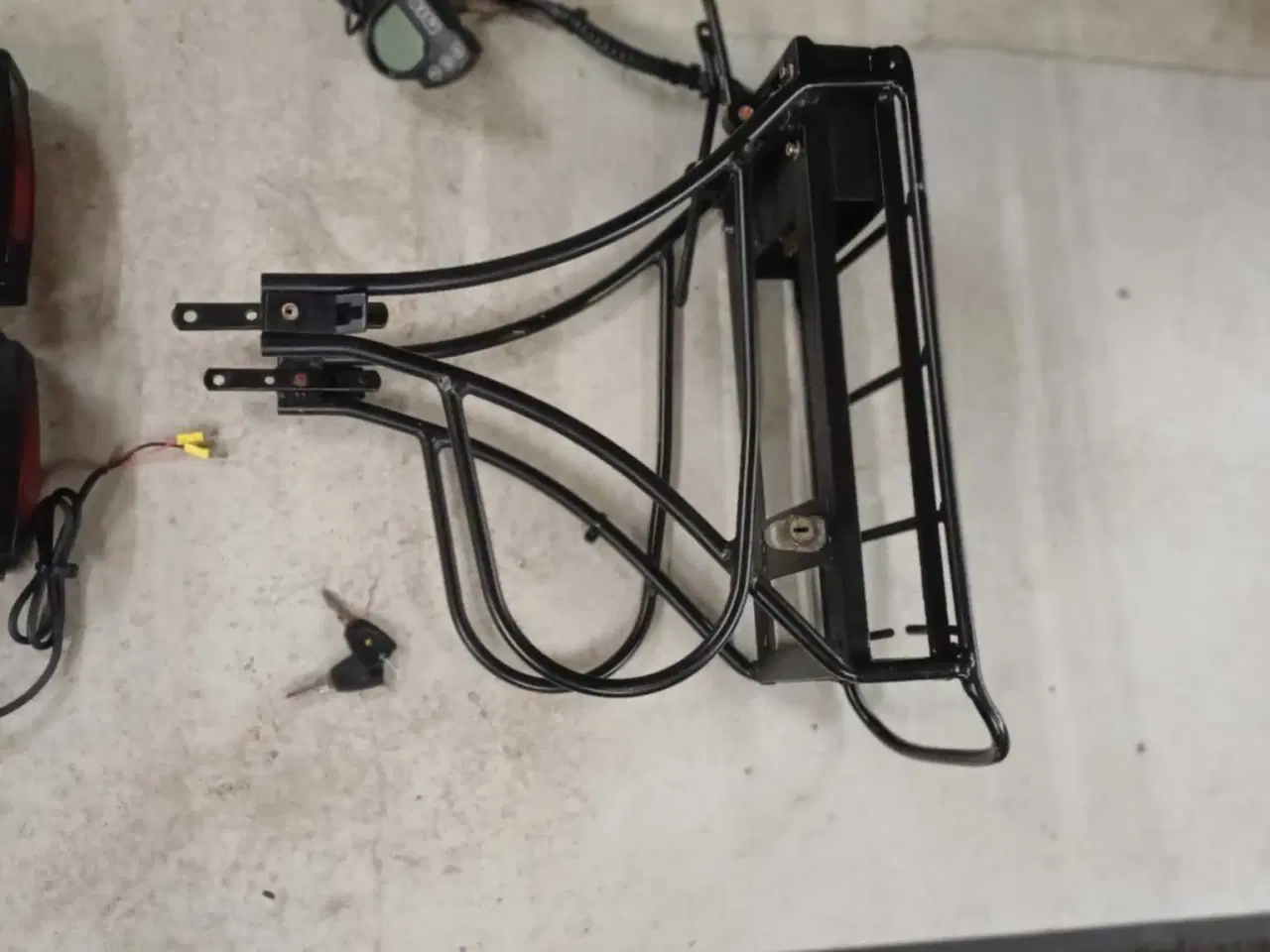Billede 1 - Eĺ cykel hjul 28 tommer  og 24 volt