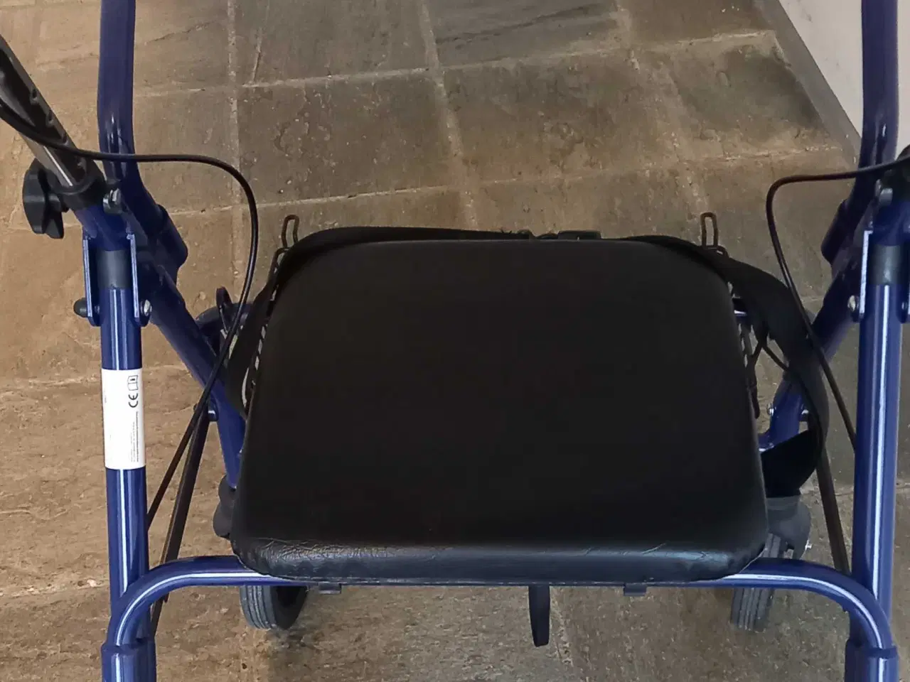 Billede 3 - Rollator med sæde.