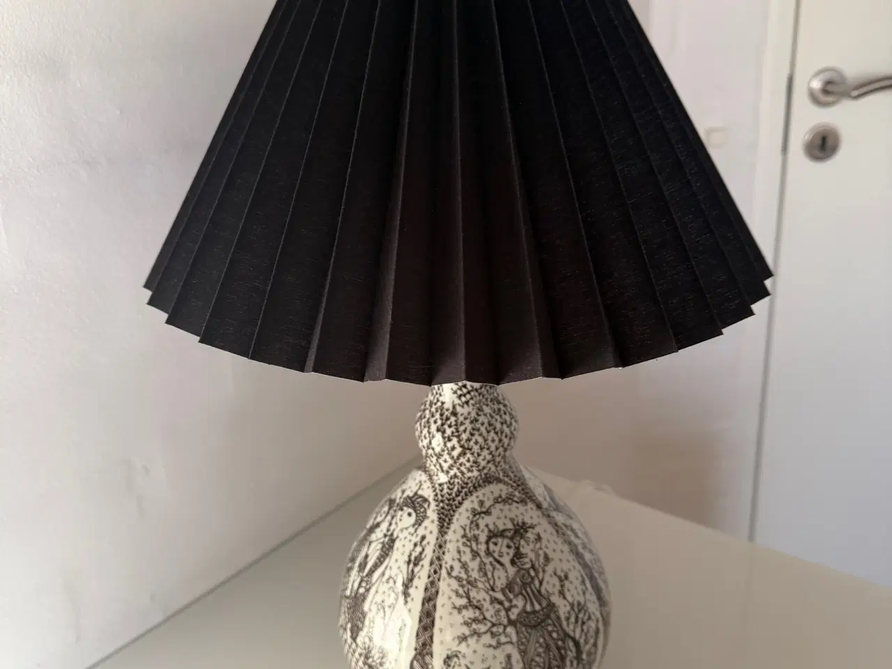 Billede 5 - Bjørn Winblad bordlampe med sort skærm