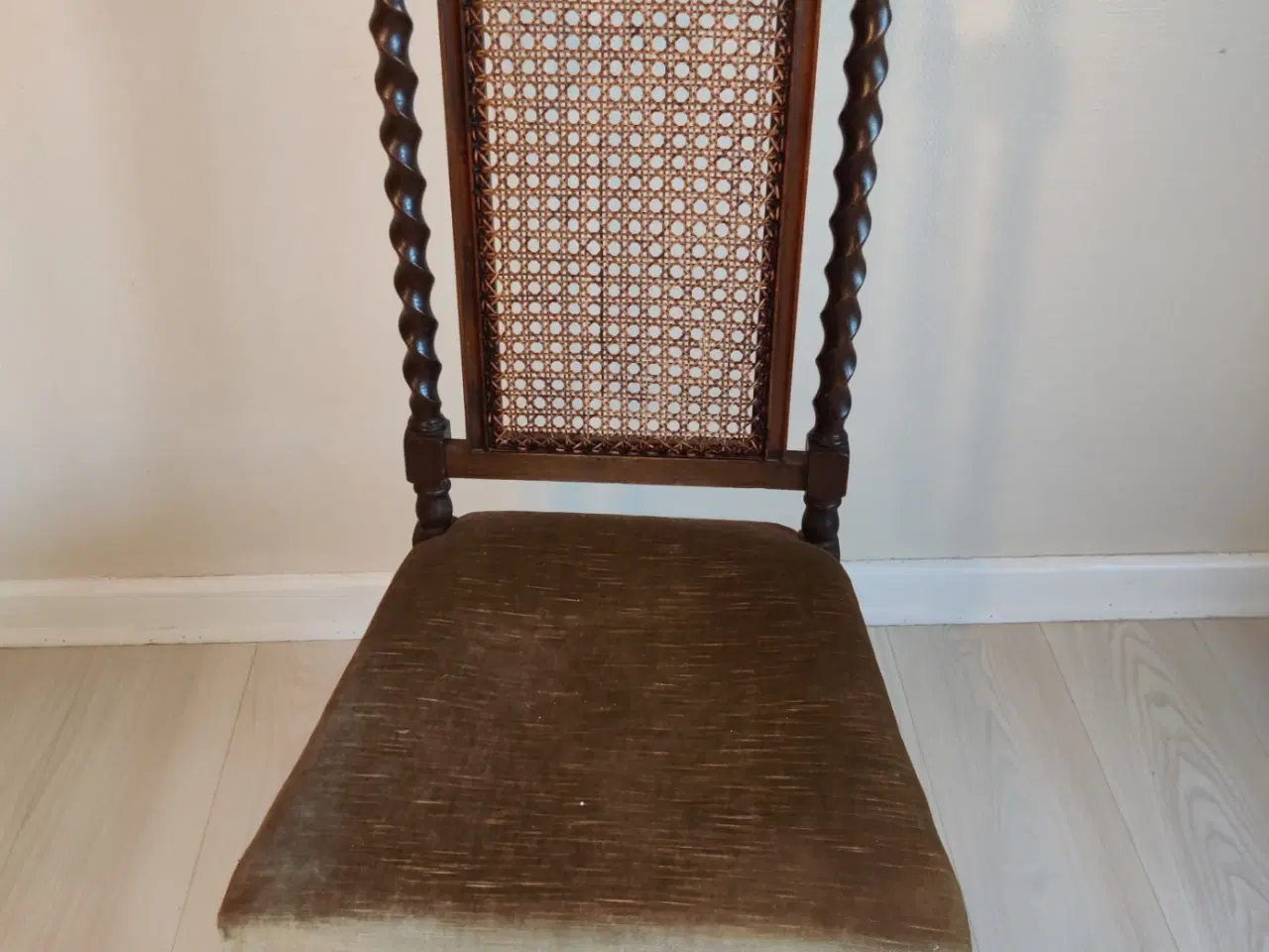 Billede 1 - Antik stol i rigtig god stand