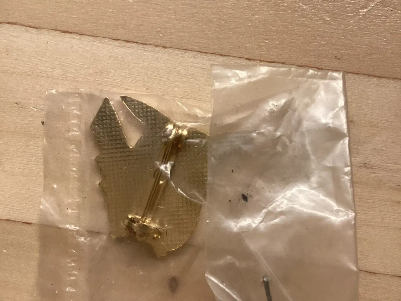 Billede 3 - Pokemon pins-Pikachu brocher