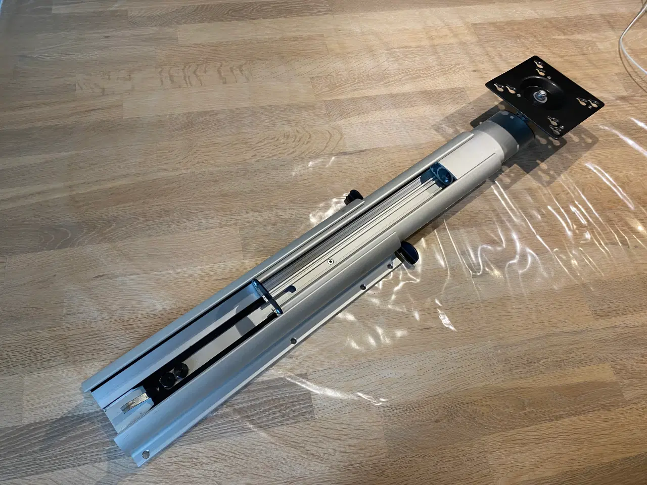 Billede 2 - TV-beslag, udtrækkeligt (teleskop)