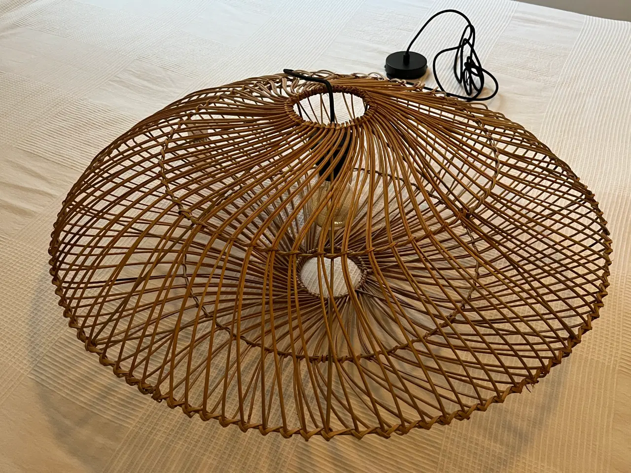 Billede 2 - Loft Lampe i natur Rattan