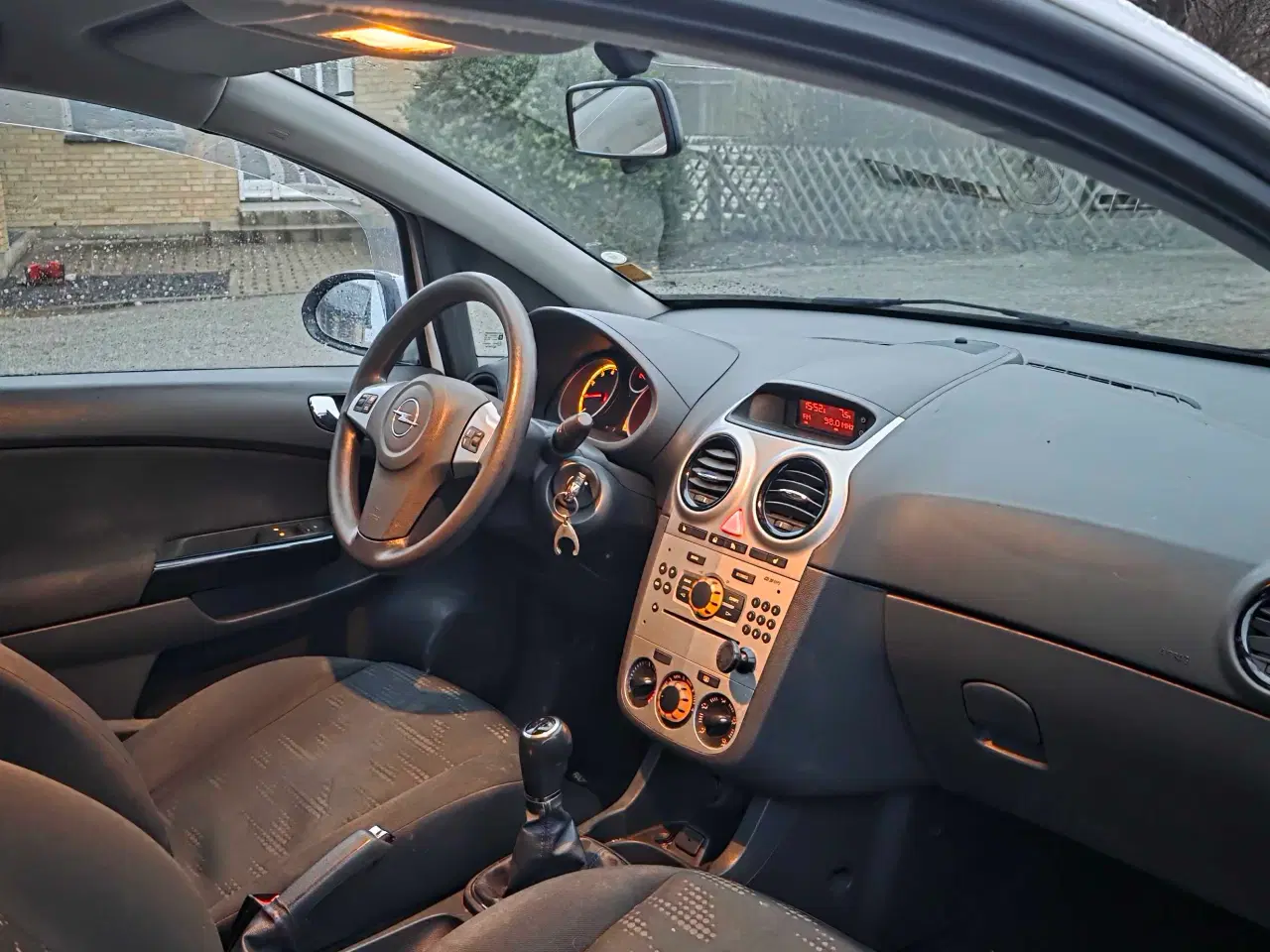 Billede 6 - Opel corsa 1.0 benzin nysynet med træk 