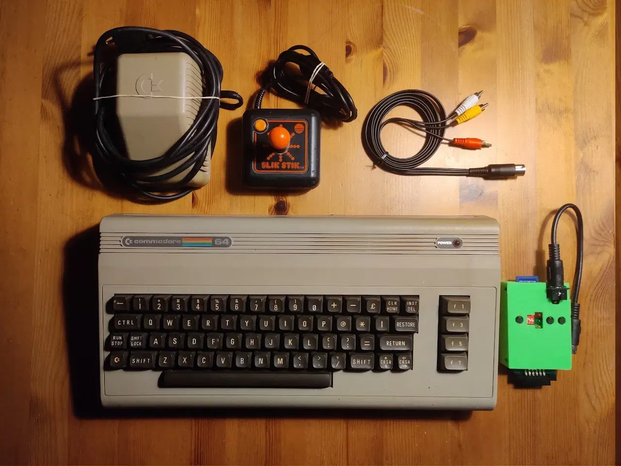 Billede 1 - C64 med SD kortløsning (SD2IEC)
