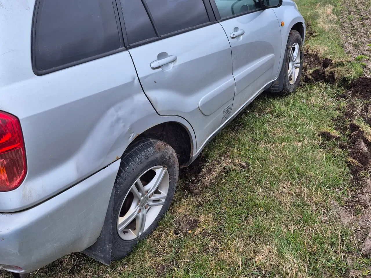 Billede 1 - Rav4 2,0 vvti skadet