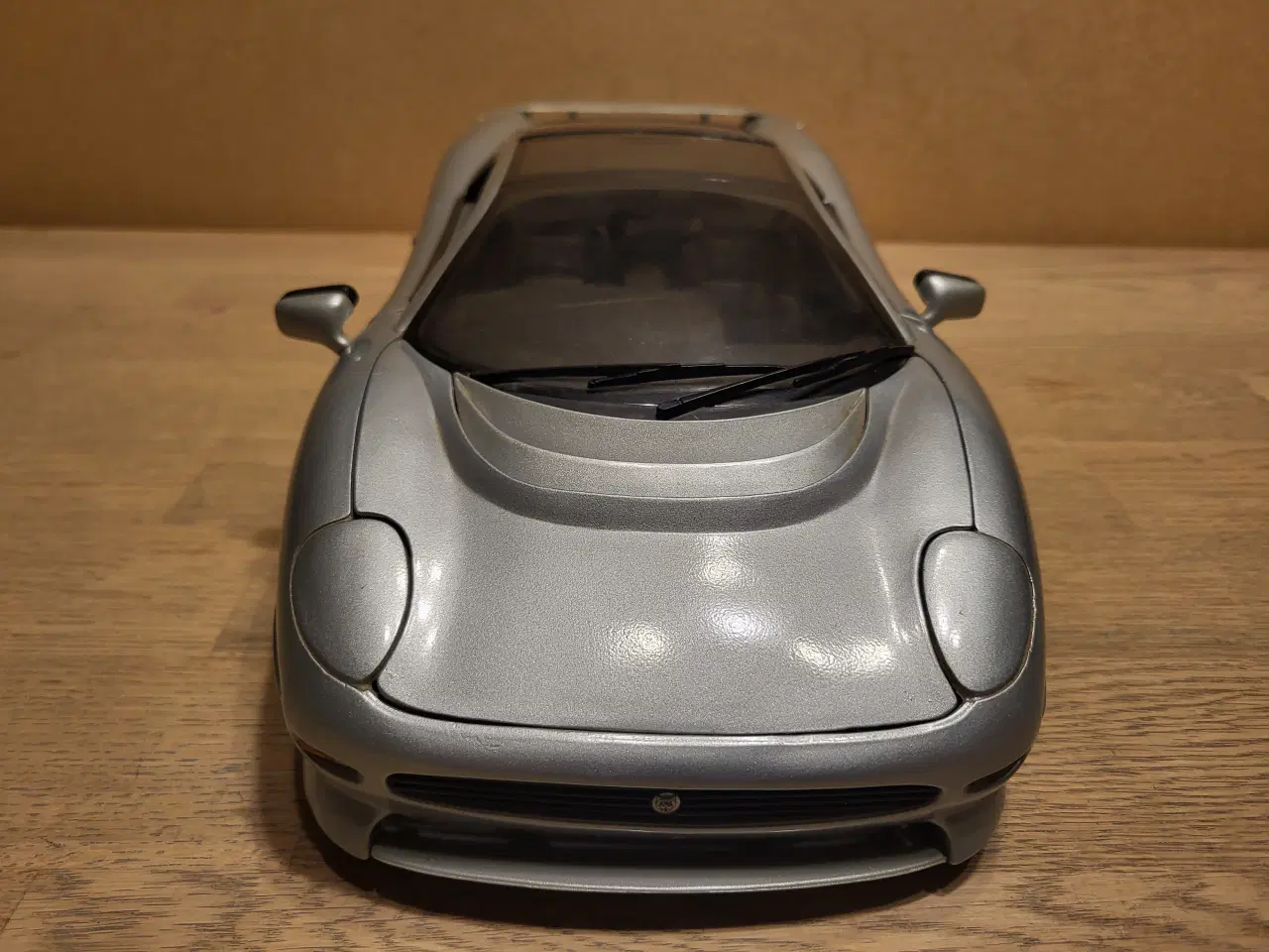 Billede 4 - Modelbil, Jaguar XJ220, skala 1/12