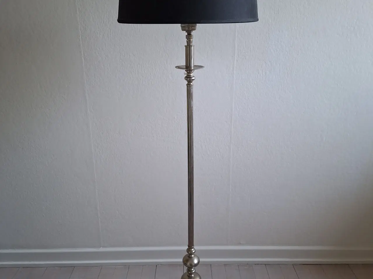 Billede 1 - Standerlampe, gulvlampe. Ældre. Højde 116 cm.