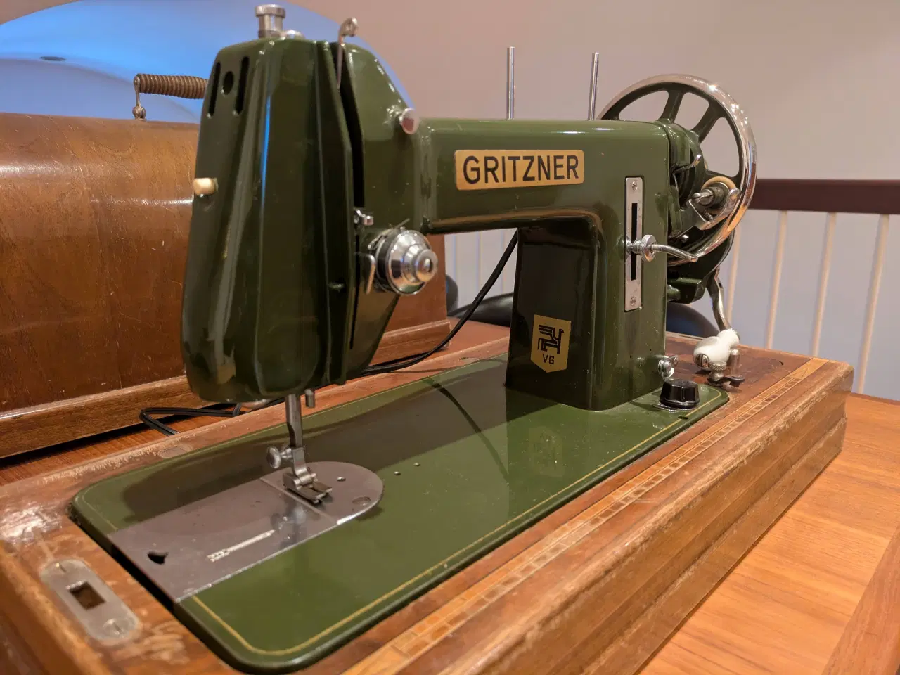 Billede 5 - Velholdt "Gritzner VG" symaskine