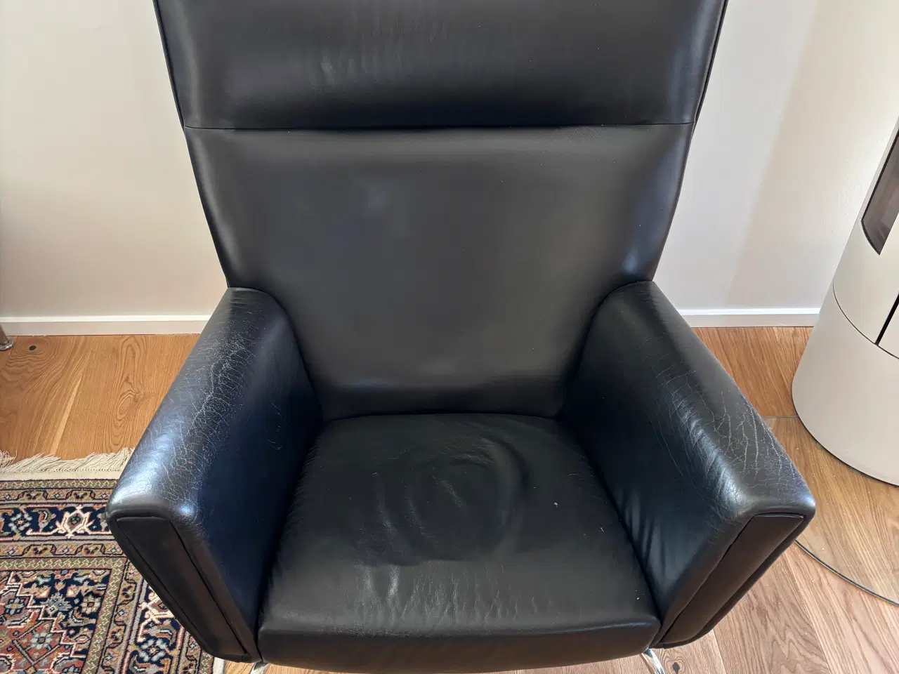 Billede 1 - Wingchair Replica m skammel, sort skind