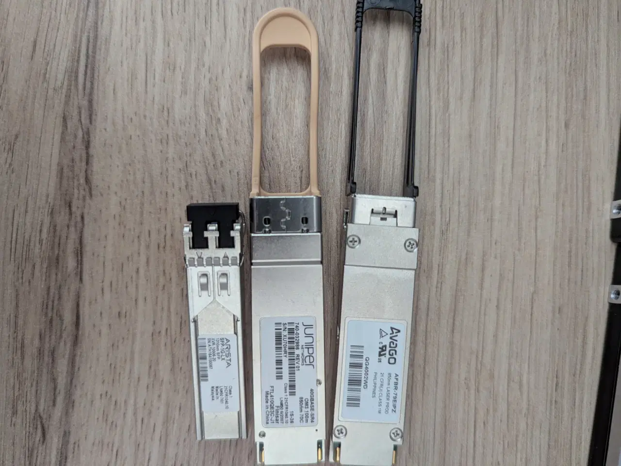 Billede 1 - SFP / QSFP moduler, Avago, Juniper, Arista