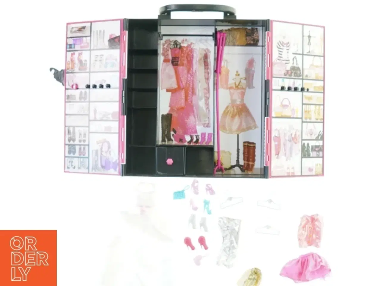 Billede 2 - Barbie garderobe fra Baby (str. 29 x 31 x 8 cm)