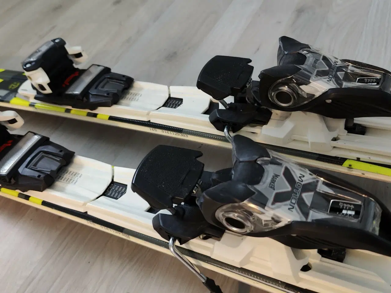 Billede 3 - Völkl Racetiger SC Black UVO Ski med VMotion