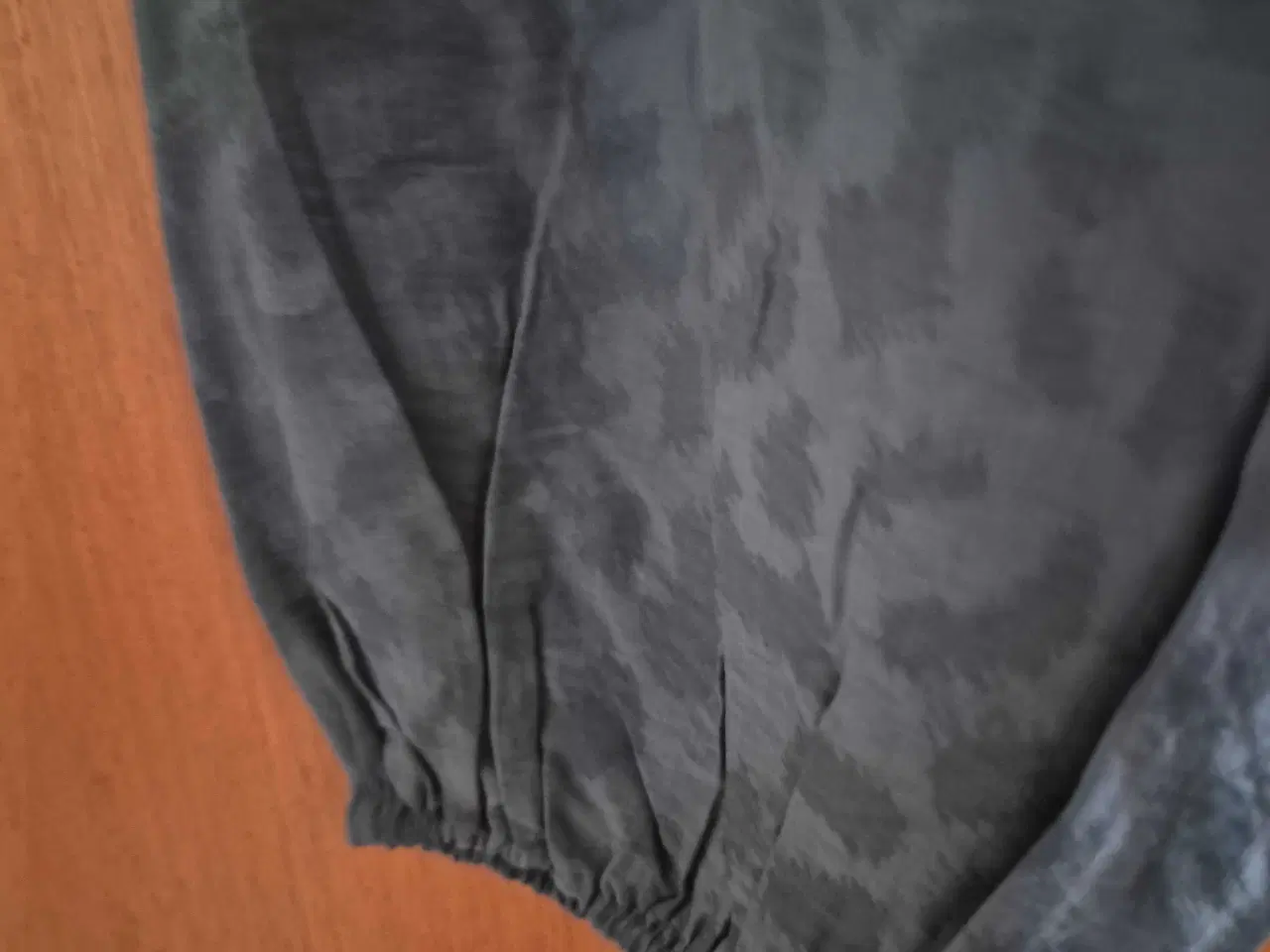 Billede 5 - Pæn object bluse 