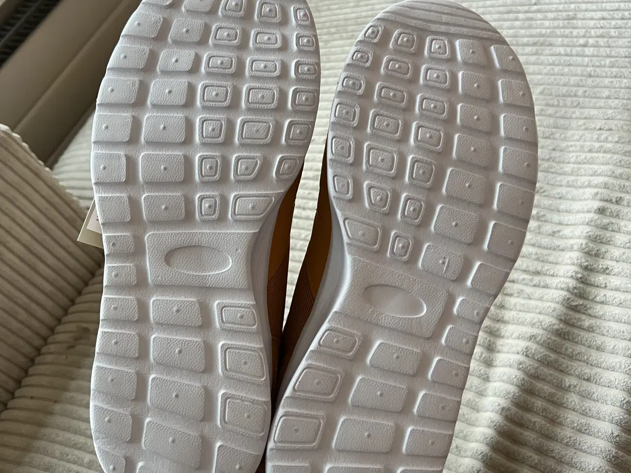 Billede 4 - Nye sko, str. 39