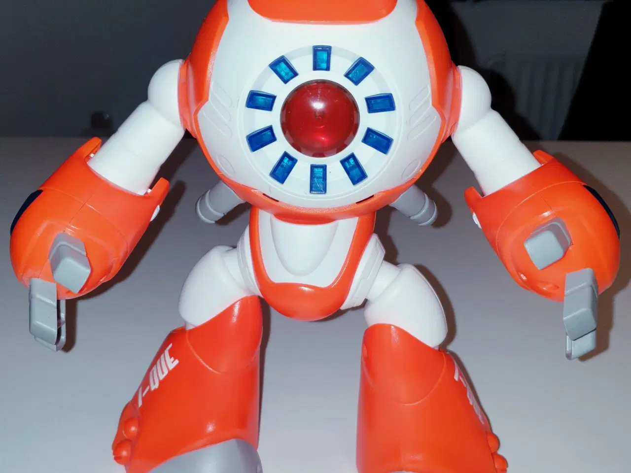 Billede 1 - Robot I-Que