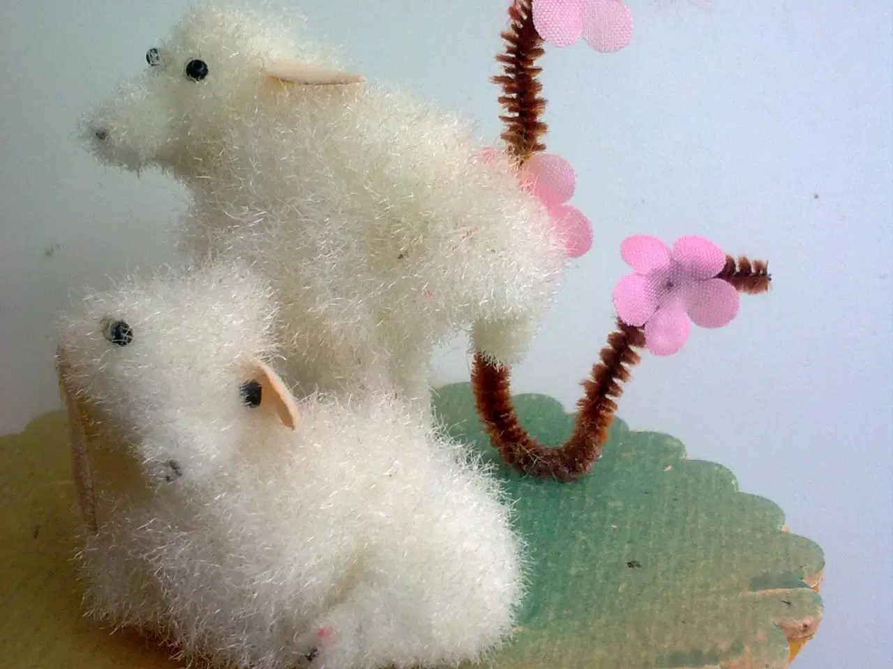 Billede 1 - RETRO påske figur m kyllinger og får og får ikke