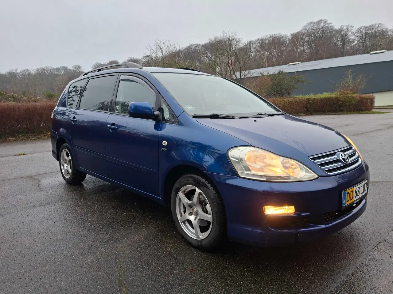 Billede 2 - Toyota Sportsvan - Nysynet, nedvejet og lav km.