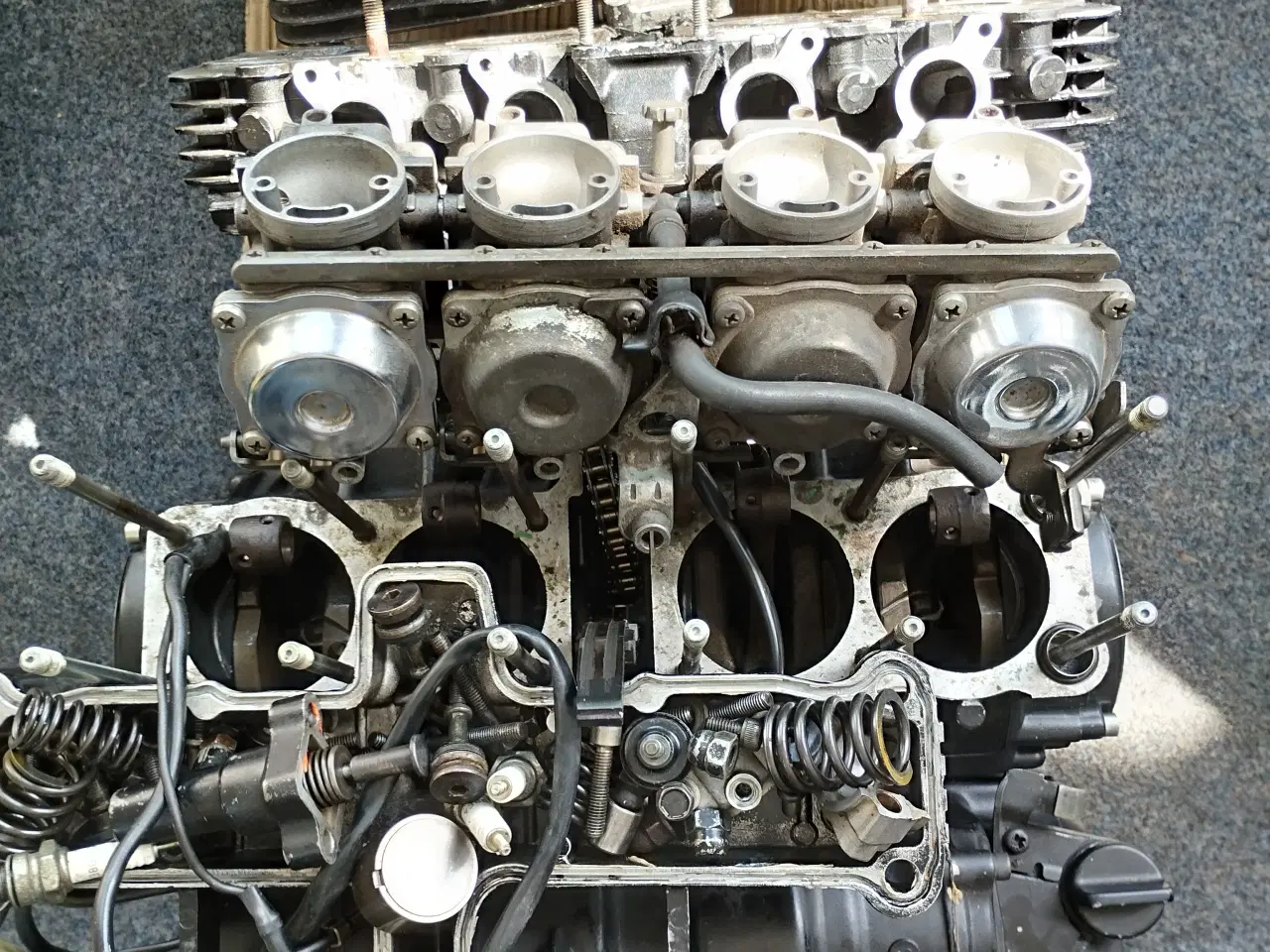 Billede 3 - Motordele Yamaha 550 årgang 1980 .    (  se %)