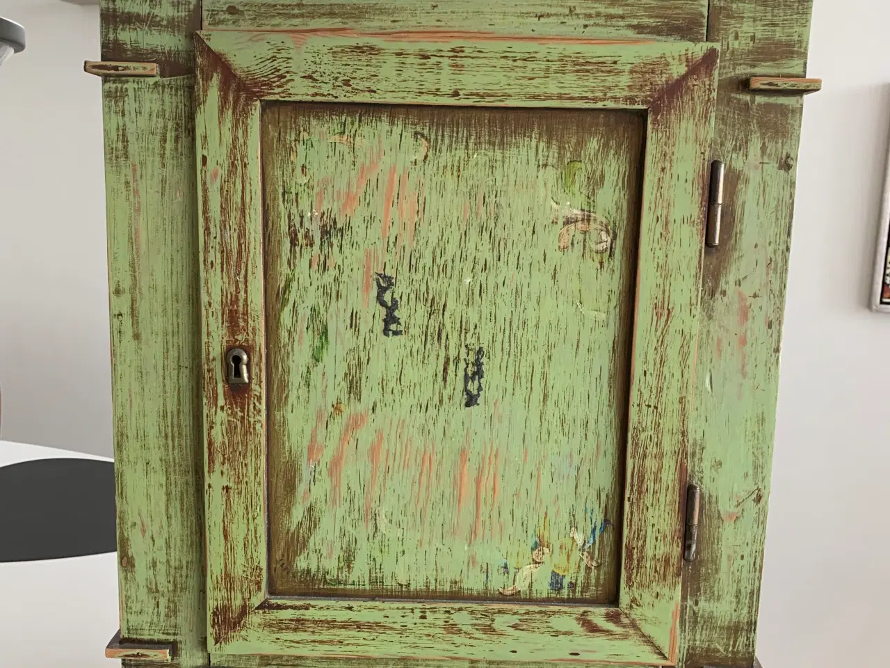 Billede 1 - Lille skab med fantastisk patina