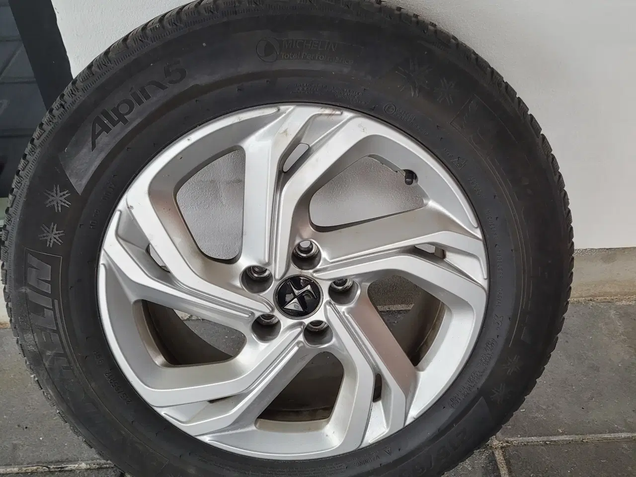 Billede 1 - 4 stk. alu fælge med Michelin Alpin5 vinterdæk