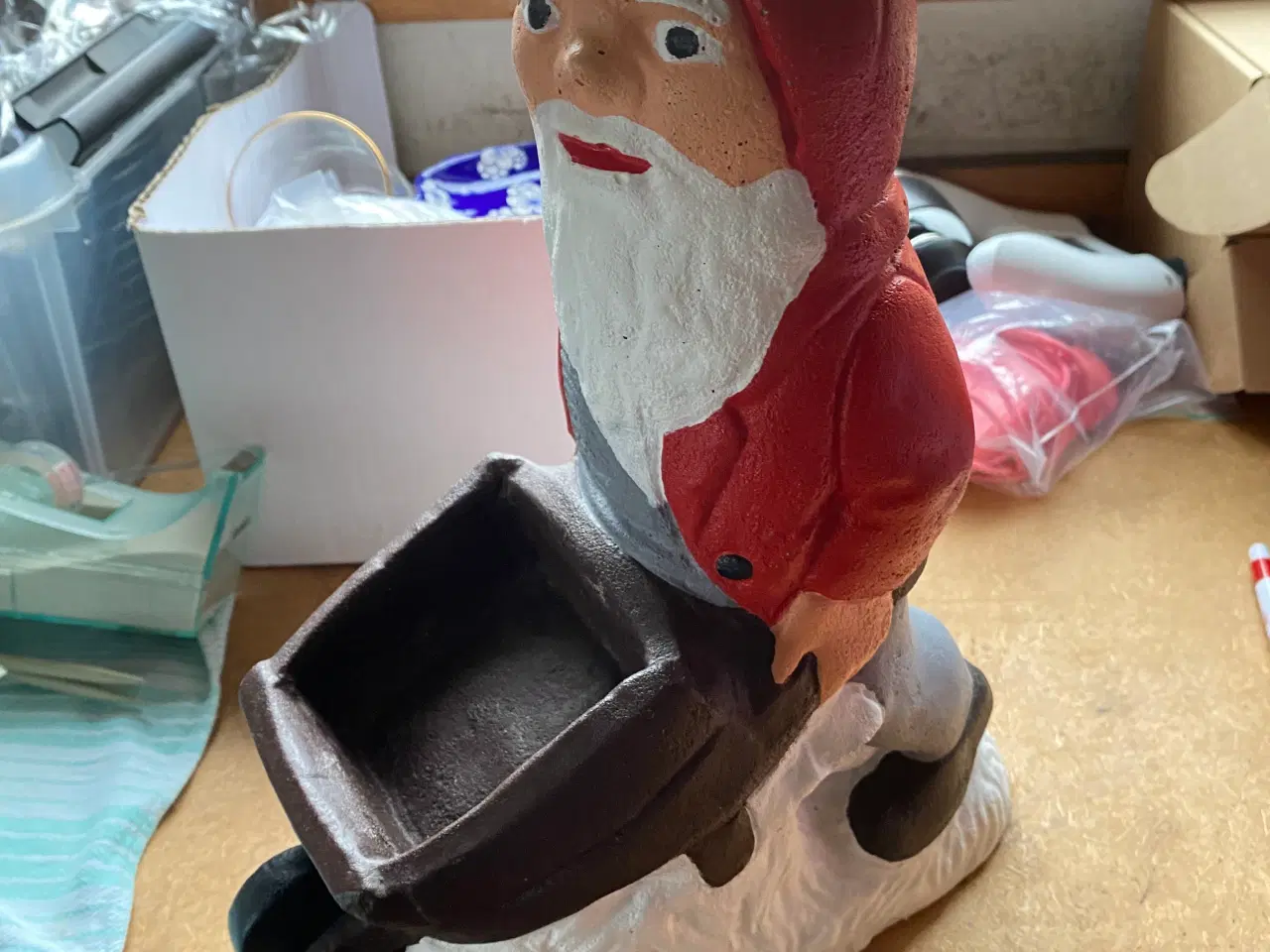 Billede 3 - Nisse med trillebør i beton 