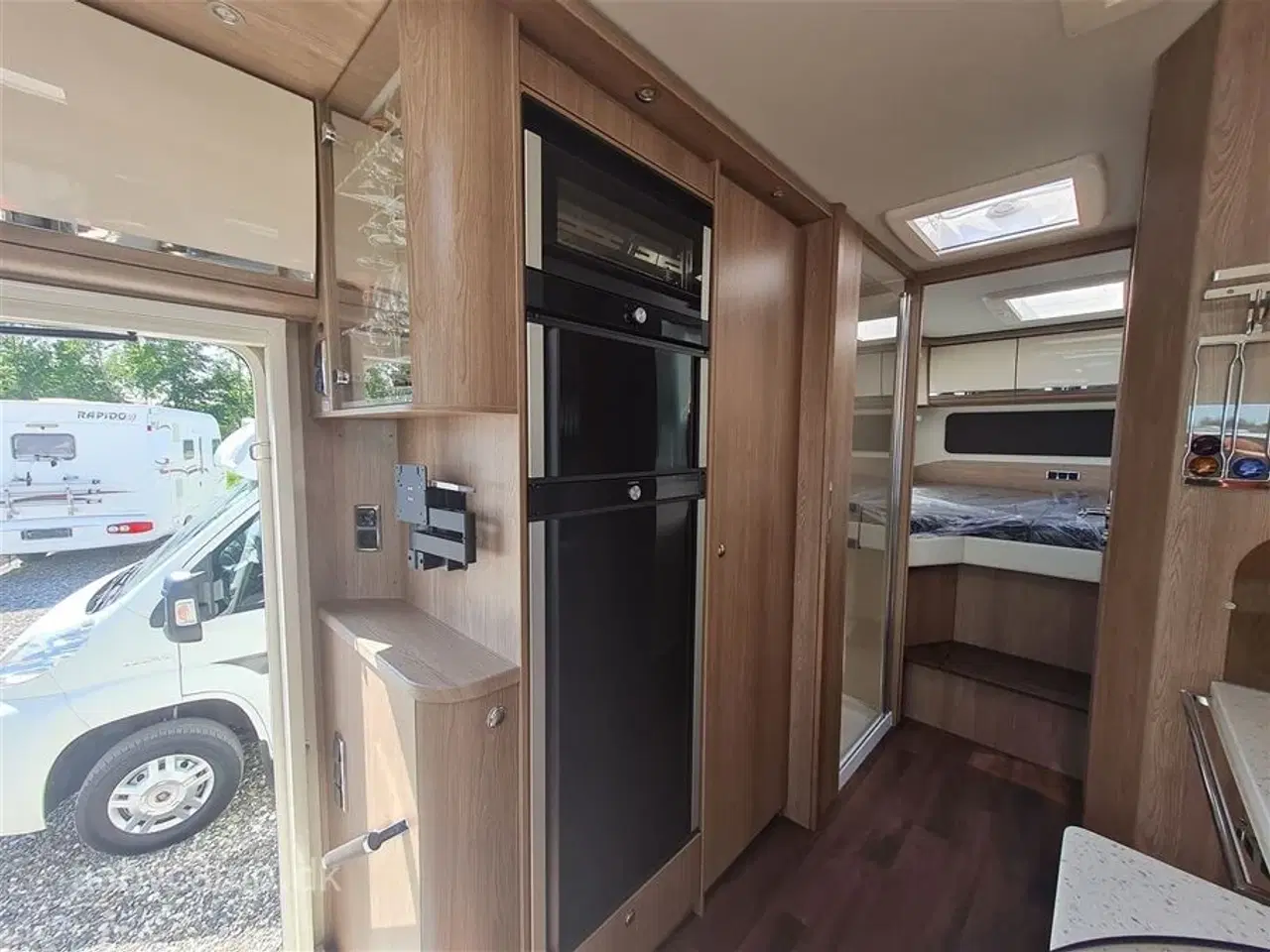 Billede 11 - 2021 - Morelo Home 78 L   Autocamper på Første Klasse.  Udstyrslisten er Lang når man vælger en Camper fra Morelo.