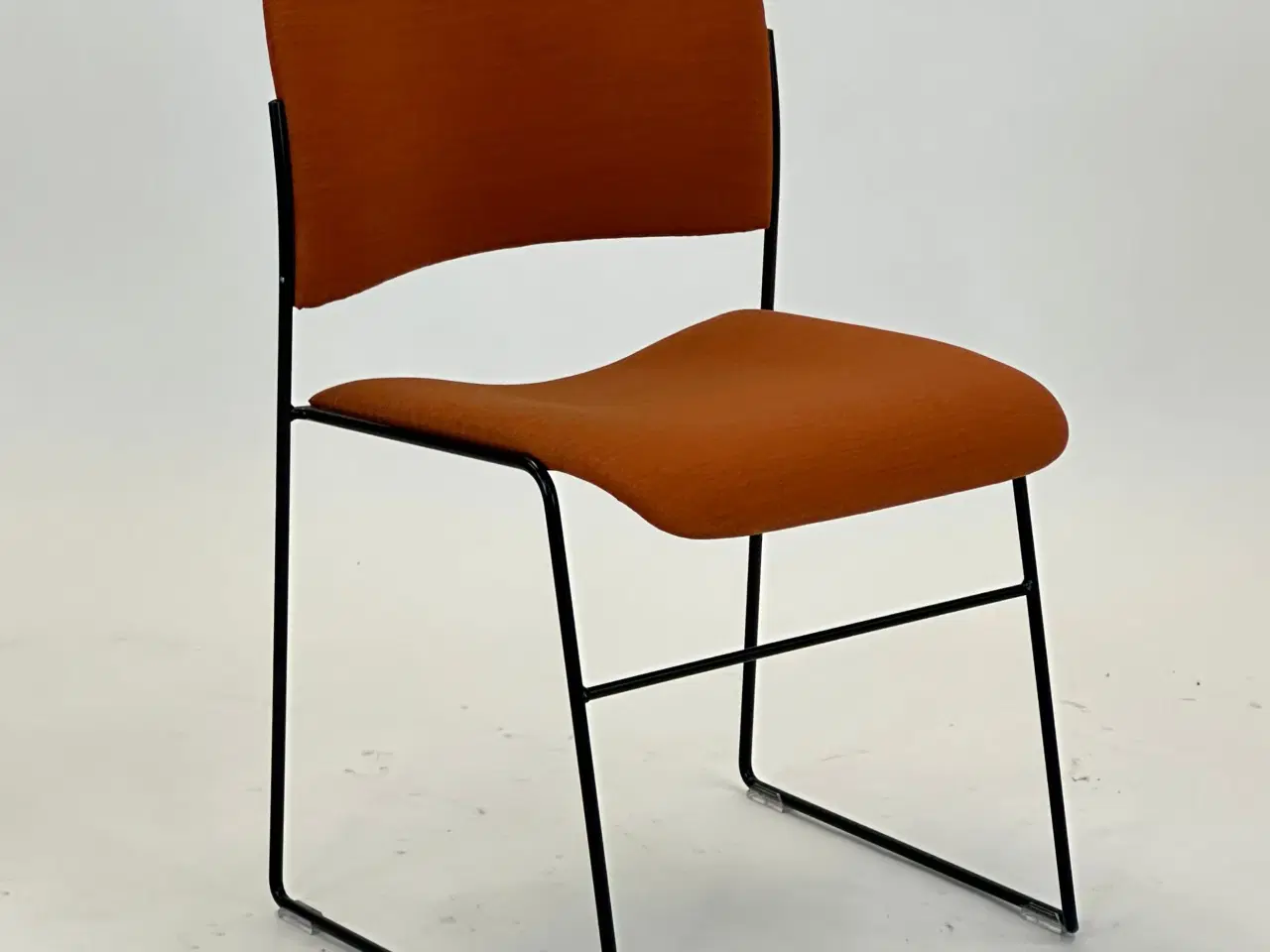 Billede 1 - 40/4 Konferencestol - Howe (Orange u. armlæn)