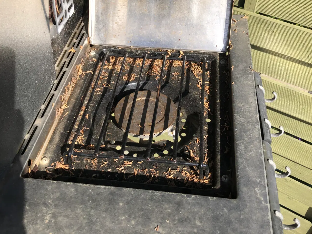 Billede 3 - Charbroil gasgrill med gasblus og skab