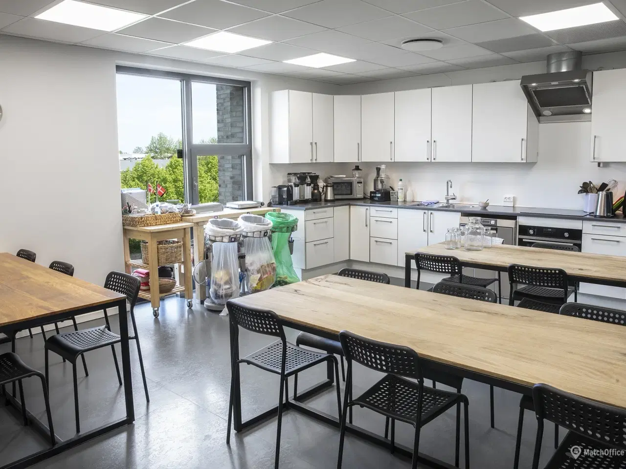 Billede 9 - Lyse lokaler til butik, klinik eller undervisning