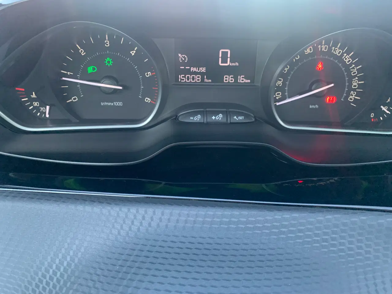 Billede 6 - Økonomisk Peugeot 208 Desire sky