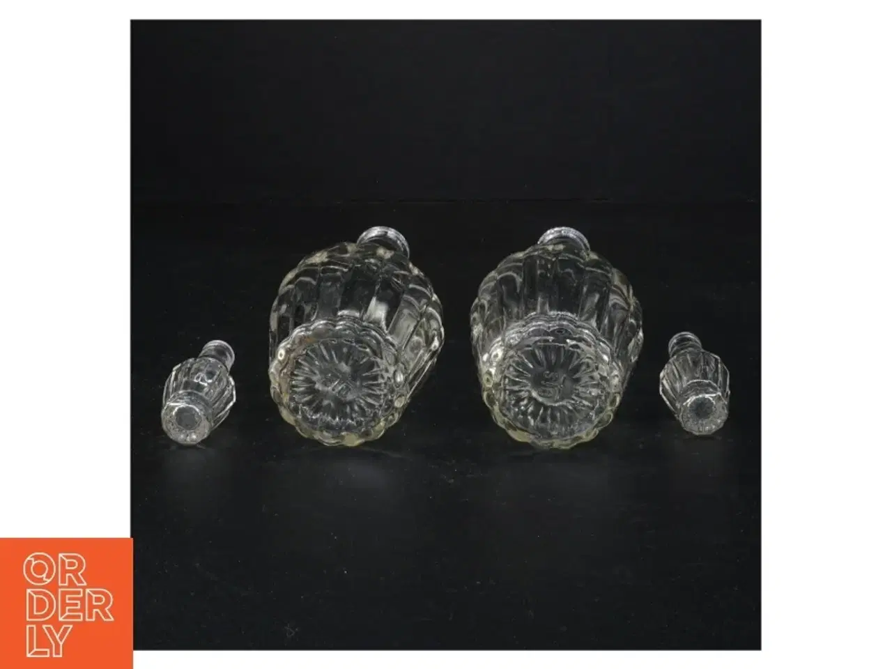 Billede 3 - Glaskarafler med tilhørende propper (str. 16 x 7 cm)