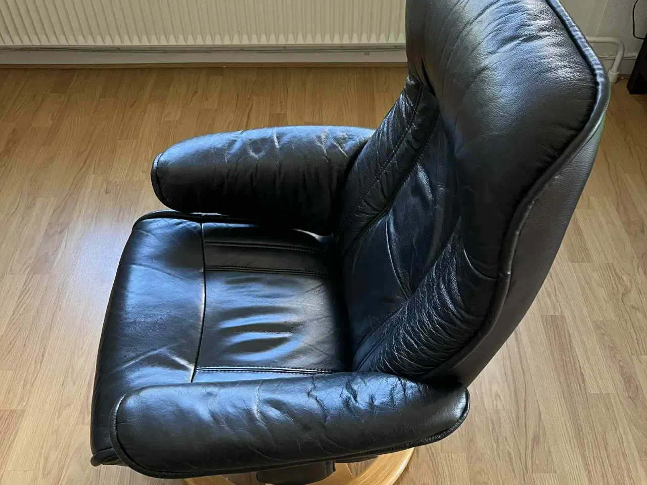 Billede 2 - Lænestol af sort læder