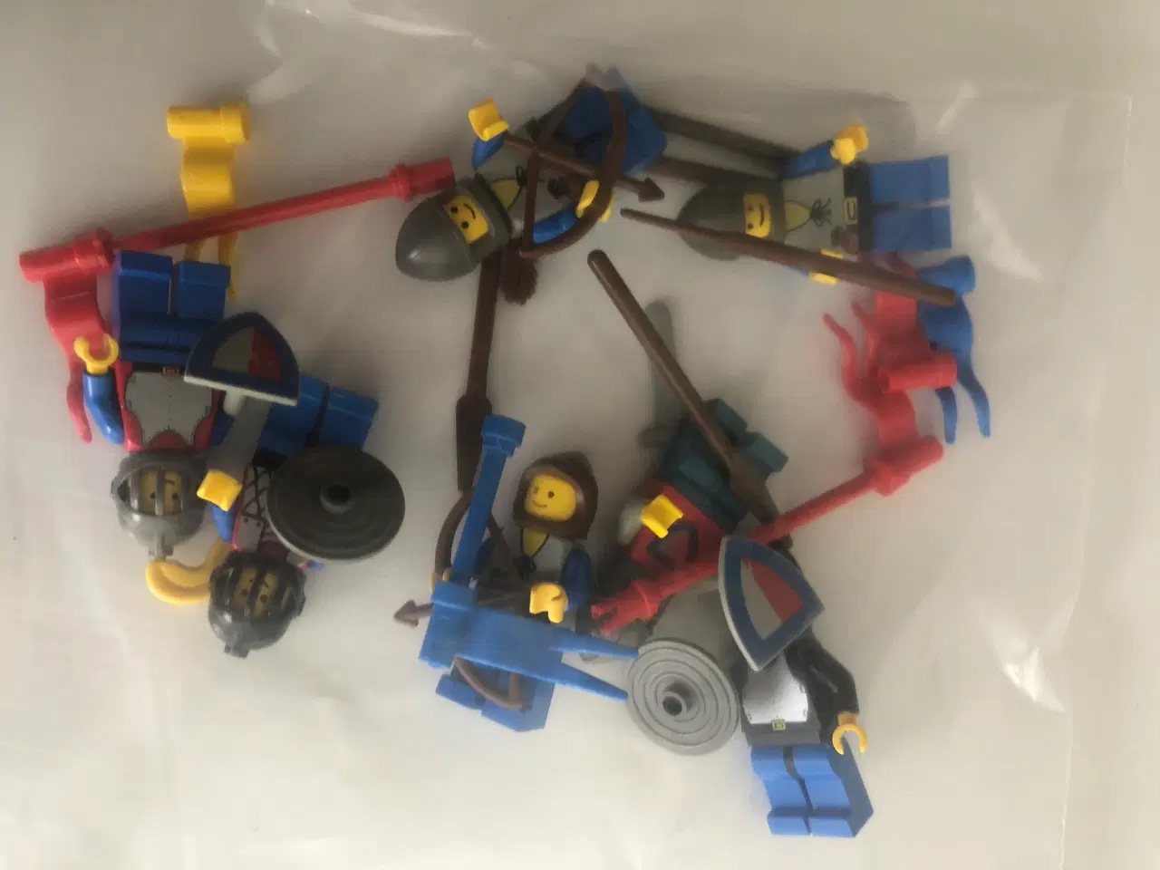 Billede 7 - LEGO 7 Castle mænd våben skjold flag