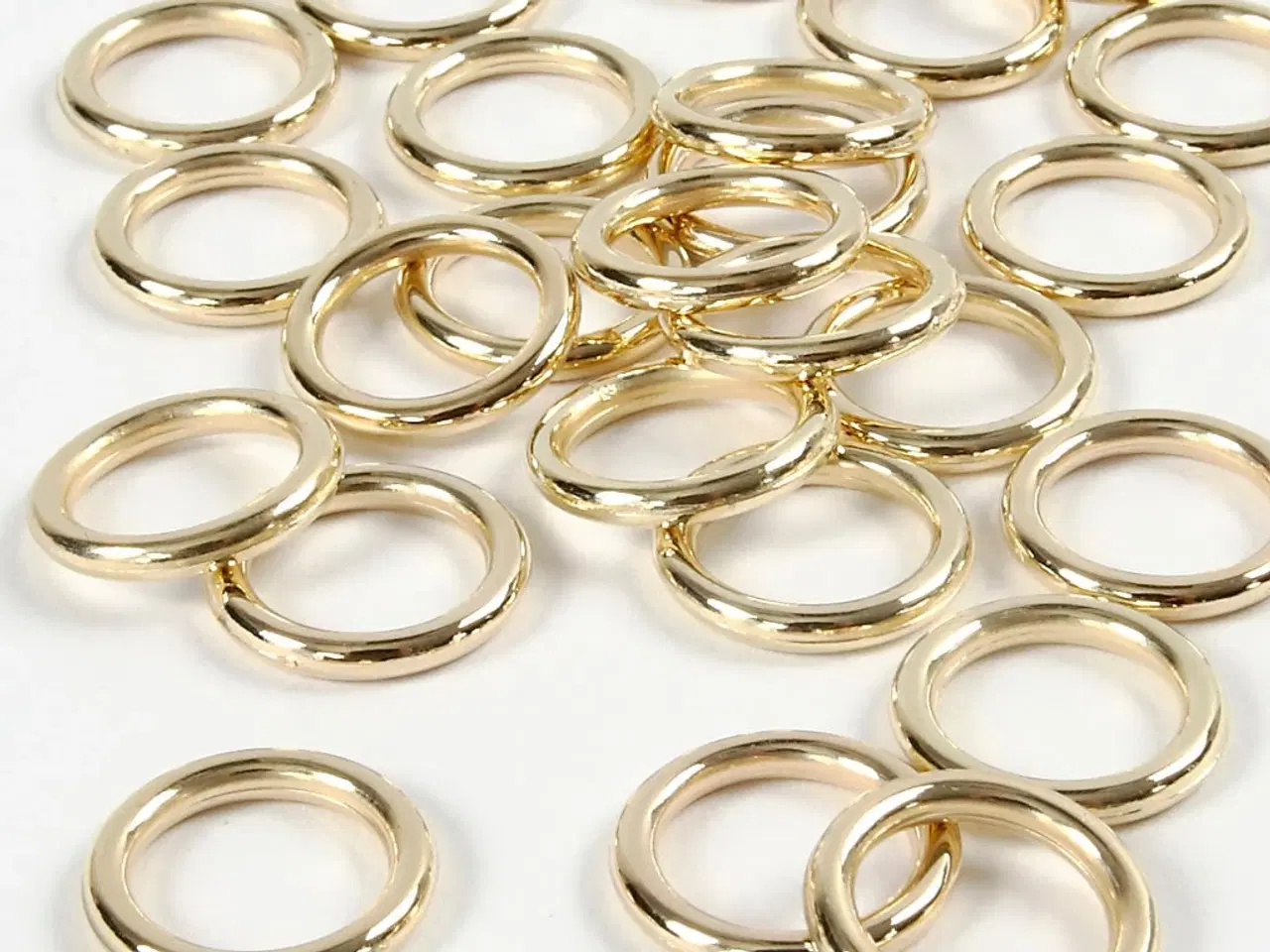 Billede 1 - Guld Plastringe 15 mm - 25 stk. til Kreative Projekter