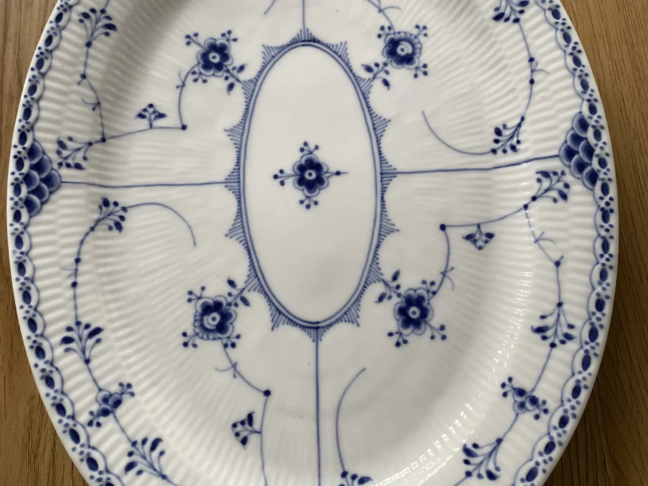 Billede 3 - Musselmalet Halvblonde fad Nr. 670 💙