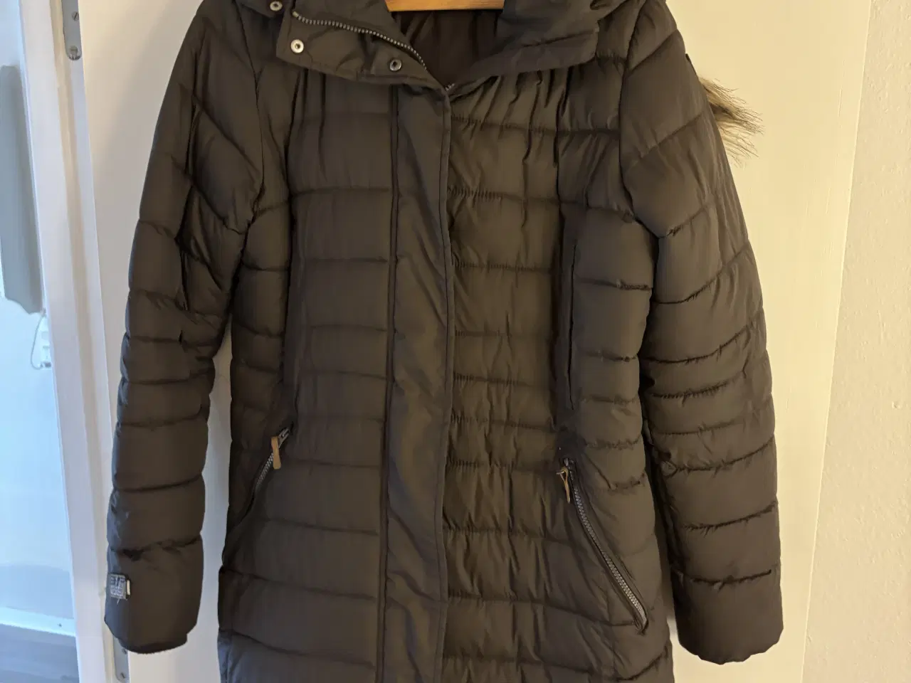 Billede 1 - Jakke med hætte