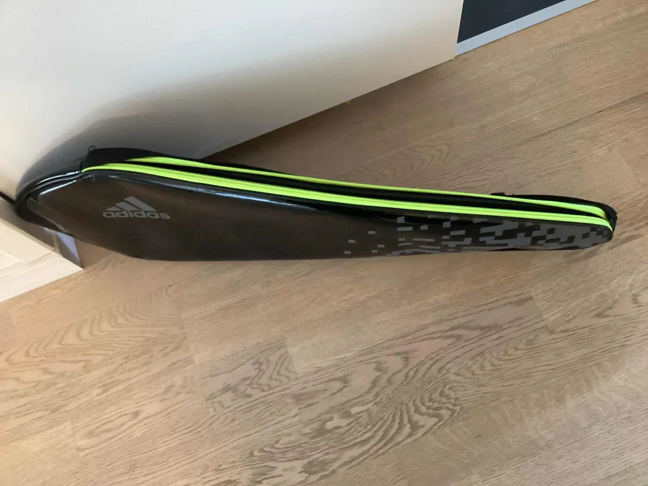 Billede 6 - 1 ADIDAS badmintonketcher inkl. cover og taske