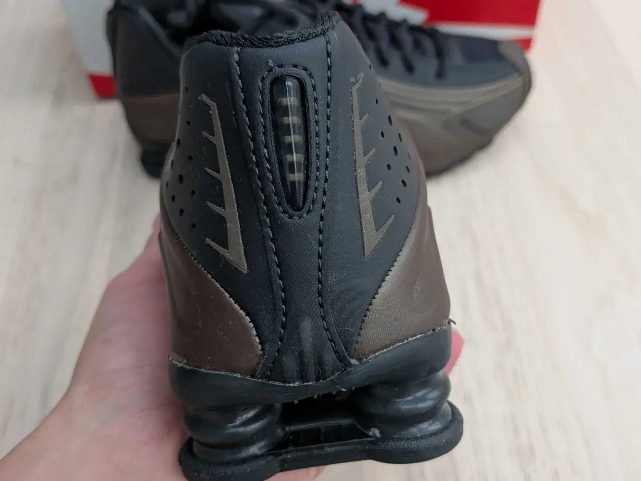 Billede 5 - Nike shox r-4 off noir ironstone 