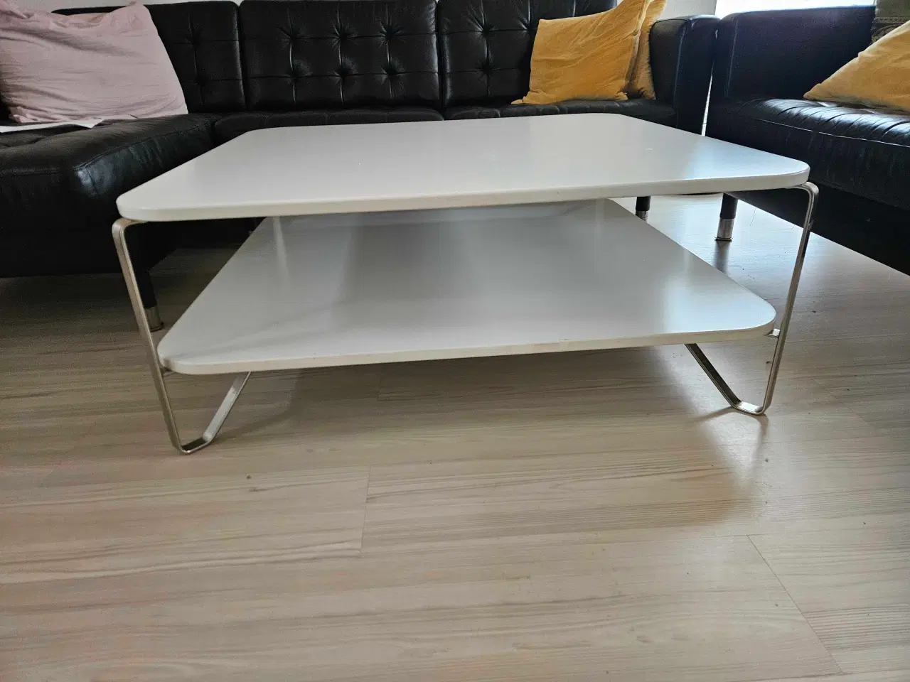 Billede 3 - Hvidlakeret sofabord 