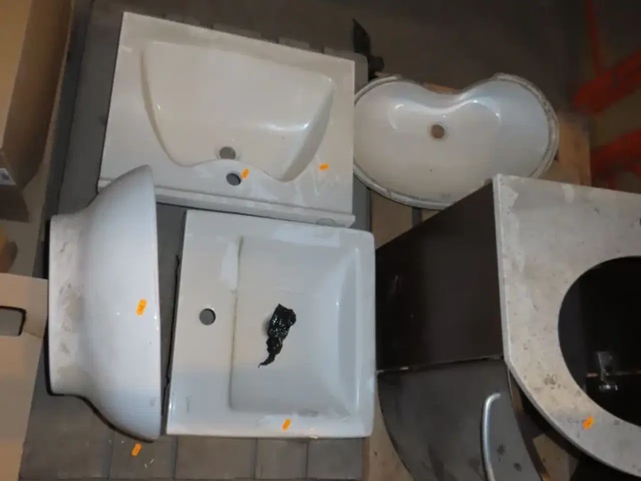 Billede 3 - Blandede baske og badeværelsesmøbel