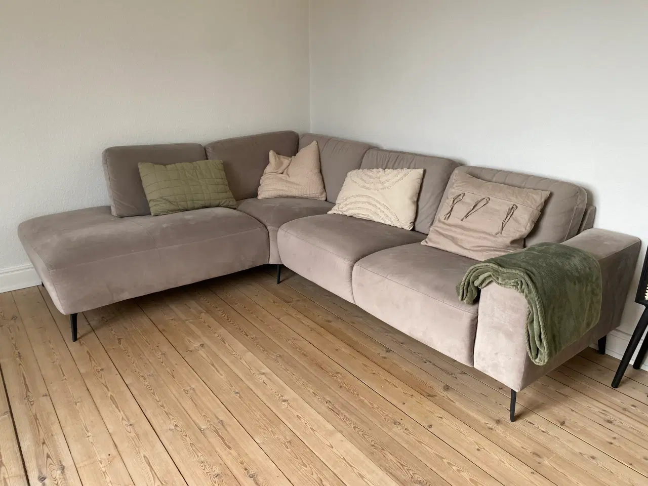 Billede 6 - Beige sofa med chaiselong