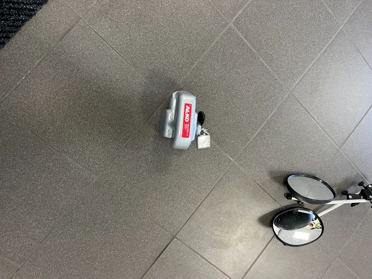 Billede 2 - Lås til træk på campingvogn