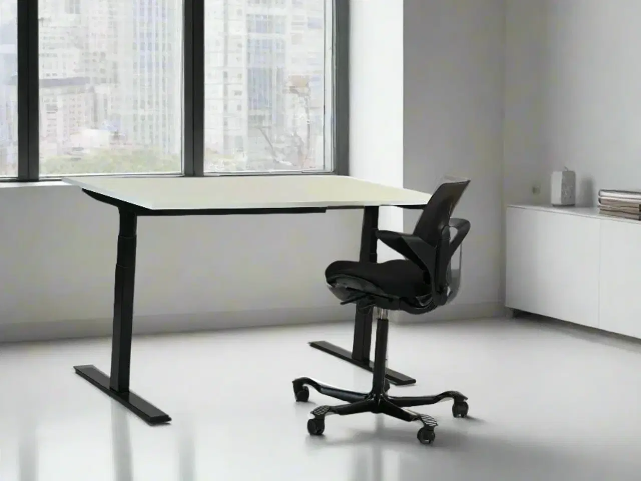 Billede 2 - Hæve-/Sænkebord 140x80 (m. flexstel) - Linak