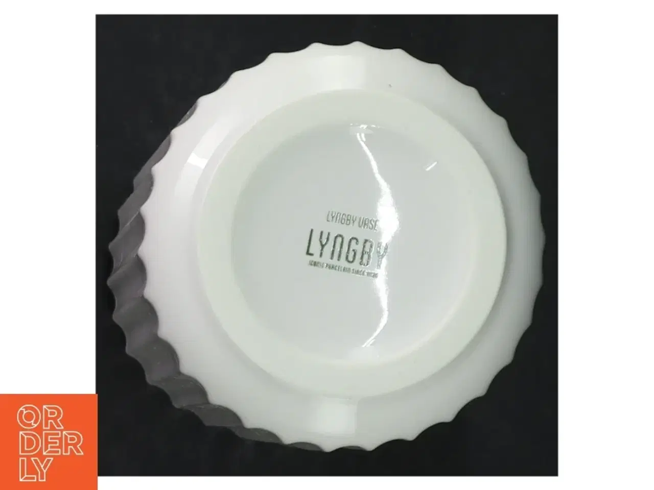 Billede 2 - Lyngby Porcelæn vase fra Lyngby (str. 15 cm. 8 cm i diameter)