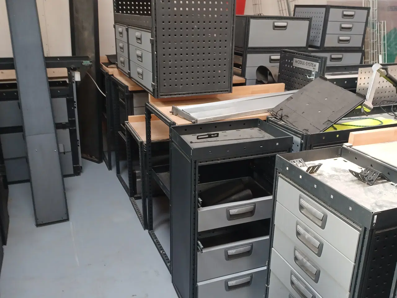 Billede 20 - varebil reoler på lageret