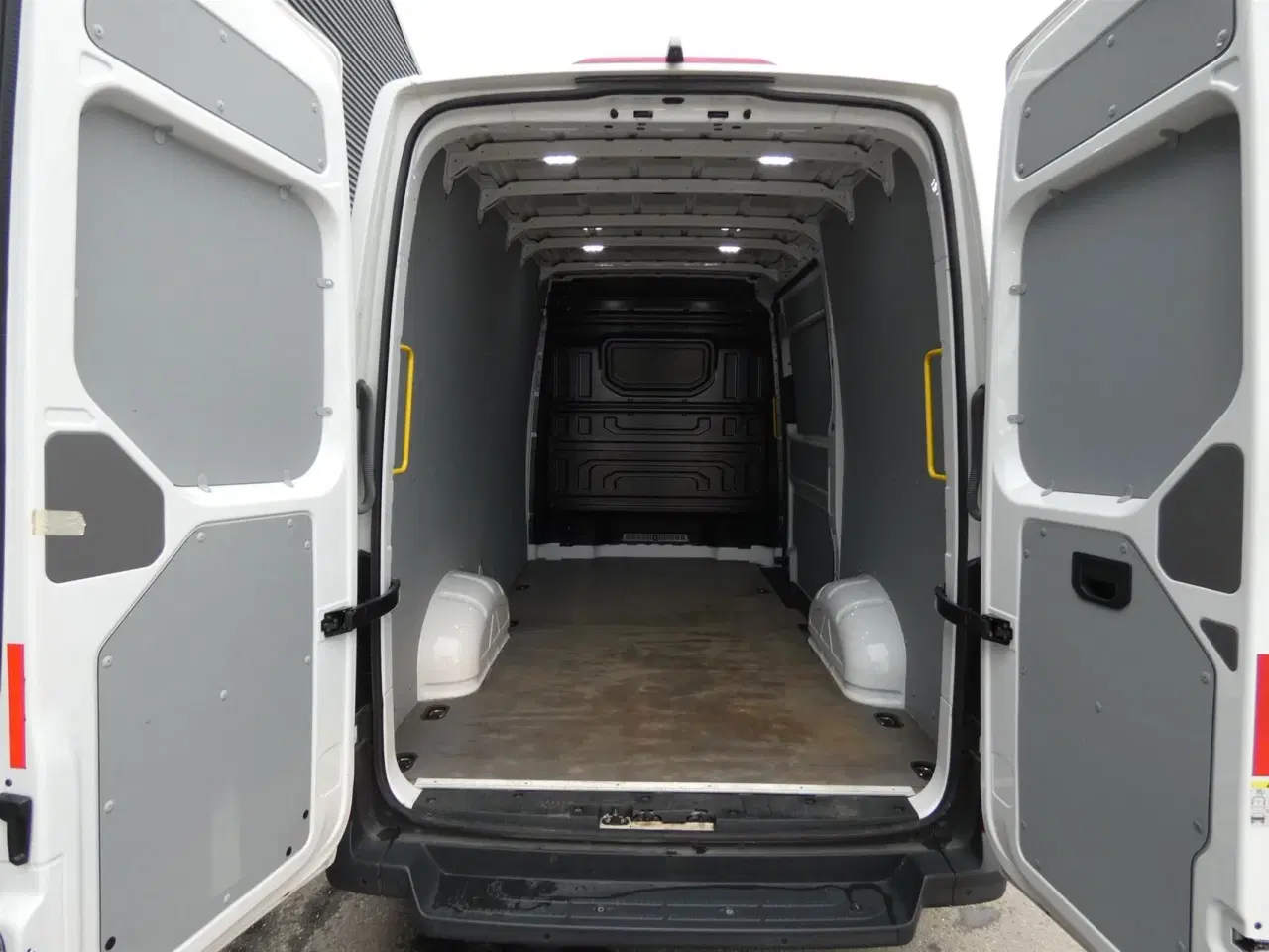 Billede 8 - VW Crafter 35 L3H2 2,0 TDI SCR 177HK Van 8g Aut.